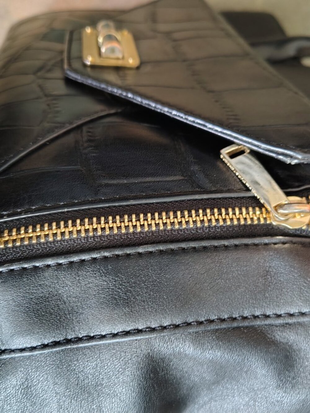Diane Von Furstenberg 440 Secret Agent Bag - Picture 10 of 13